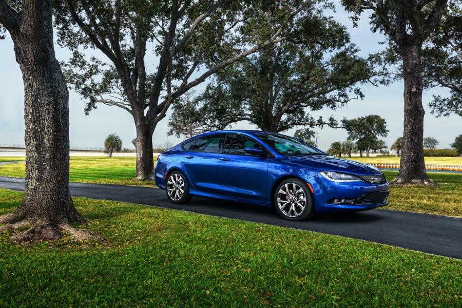  Chrysler 200 2015 года  (фото 98 из 207)